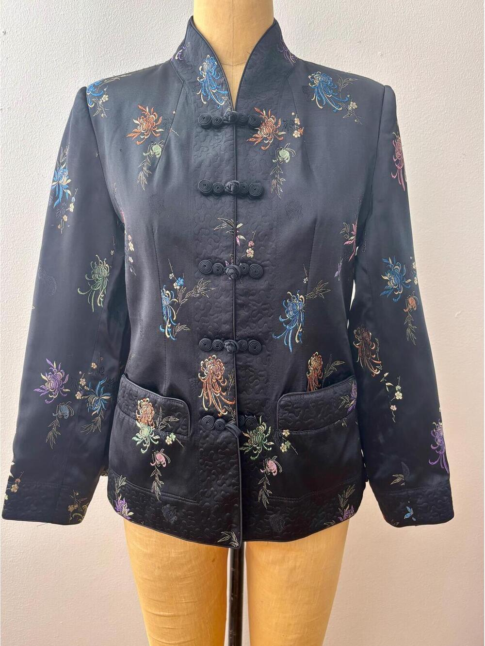 Vintage 1990s Black Silk Satin Frog Closure Chinese Jacket